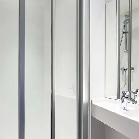 Hotelf1 Evry A6 Hotel