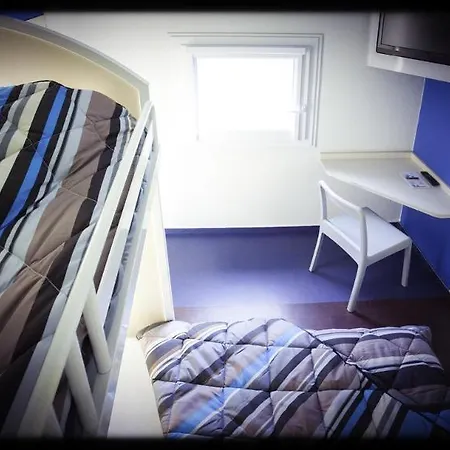 Hotelf1 Evry A6 * Courcouronnes