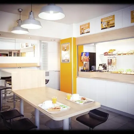 Hotelf1 Evry A6 * Courcouronnes