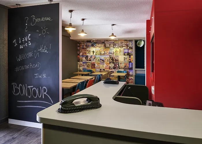 Hotelf1 Evry A6 Rénové Courcouronnes