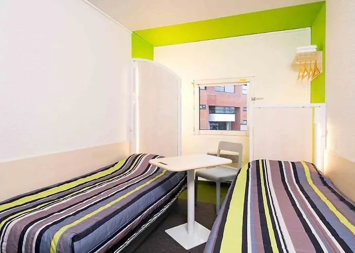 Hotel Hotelf1 Evry A6 Rénové *